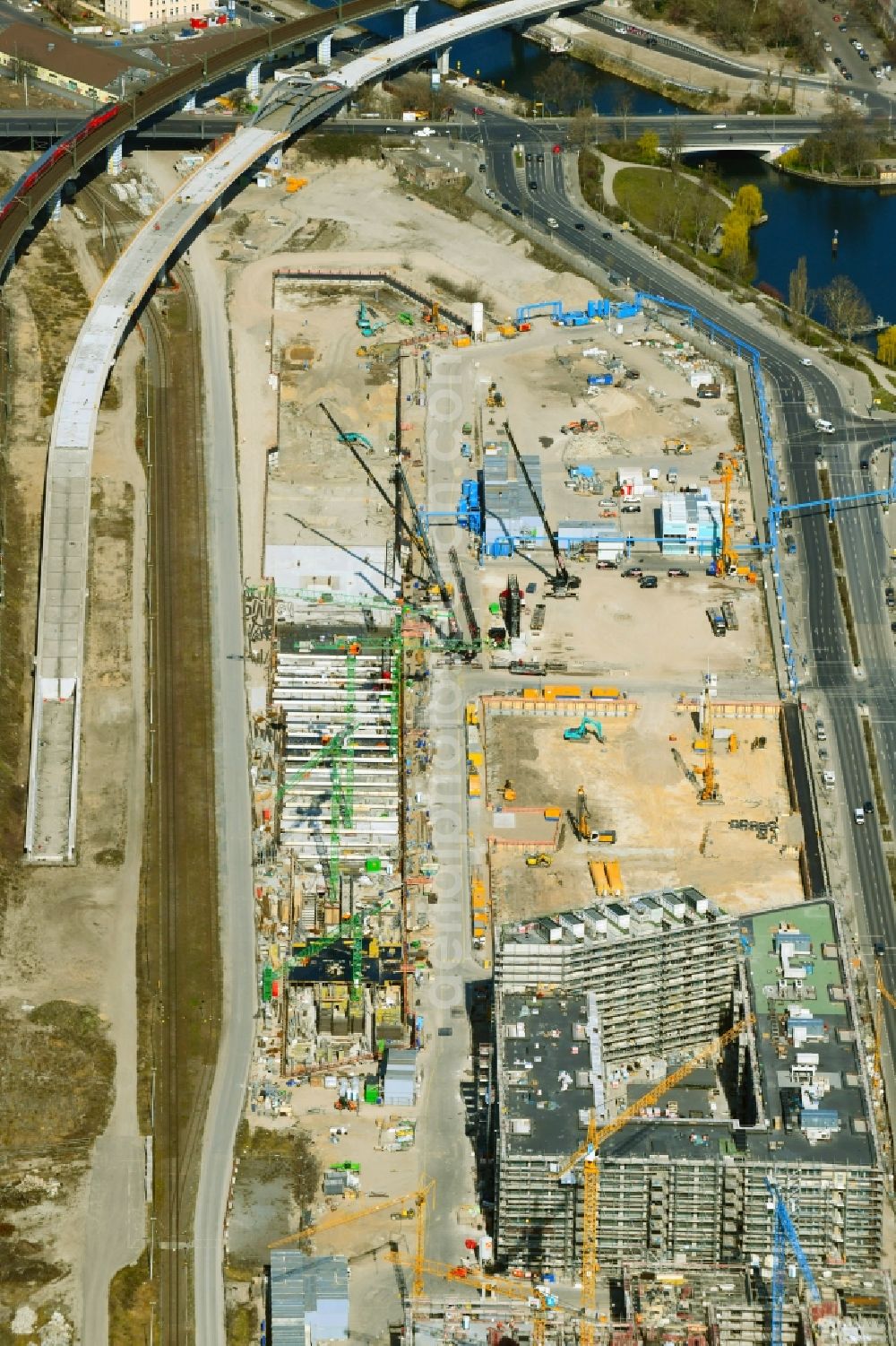 Aerial image Berlin - Construction site for the new residential and commercial building QH Core on Heidestrasse in the district Moabit in Berlin, Germany