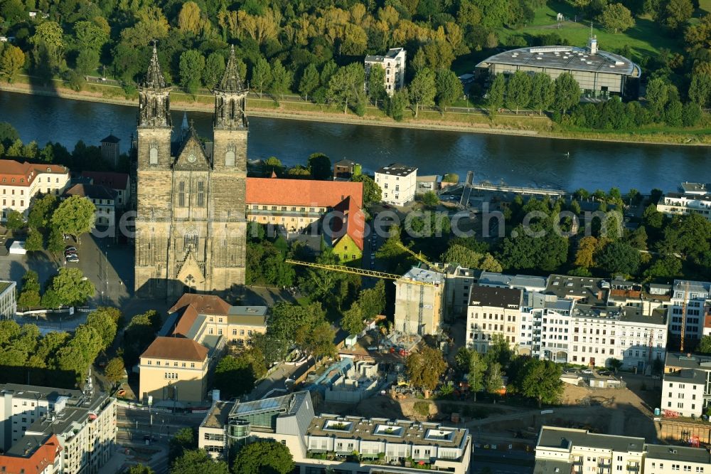 Magdeburg from the bird's eye view: Construction site for the new residential and commercial building on the Danzstrasse corner Breiter Weg in the district Altstadt in Magdeburg in the state Saxony-Anhalt, Germany