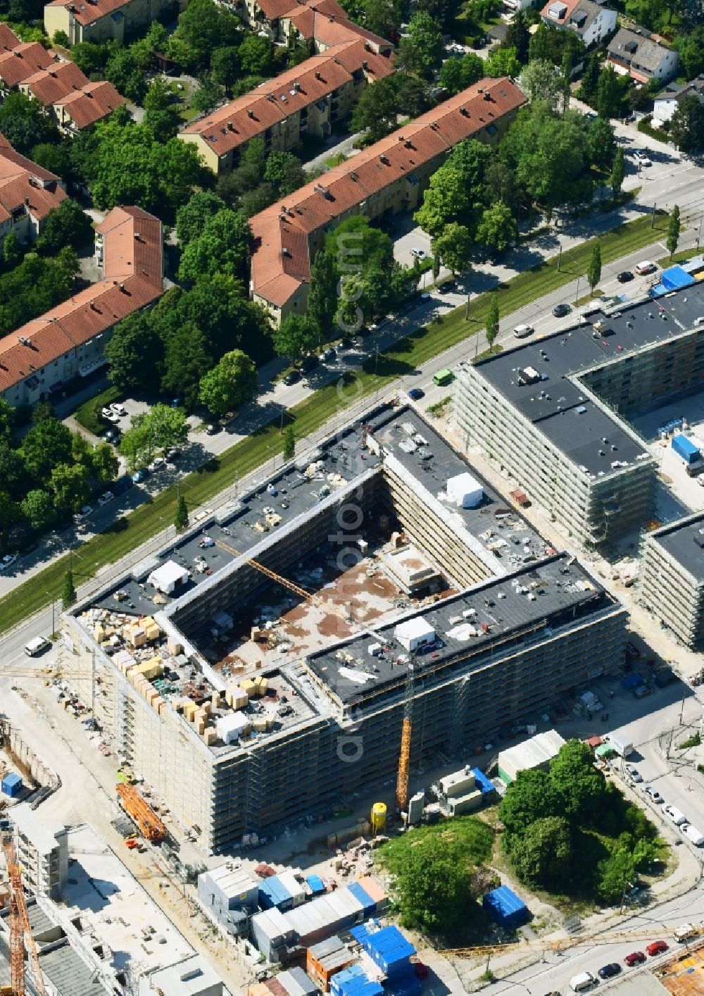 München from above - Construction site for the new residential and commercial building of GVG Grandstuecks- Verwaltungs- and -Verwertungsgesellschaft mbH on Ruth-Drexel-Strasse in Prinz-Eugen-Karree in the district Bogenhausen in Munich in the state Bavaria, Germany