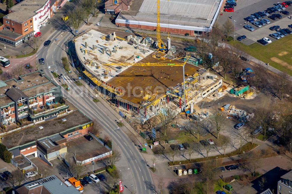 Bottrop from above - Construction site to build a new residential and commercial building Hauptstrasse / Schulze-Delitzsch-Strasse in Bottrop in North Rhine-Westphalia. Developers is the housing Overhagen