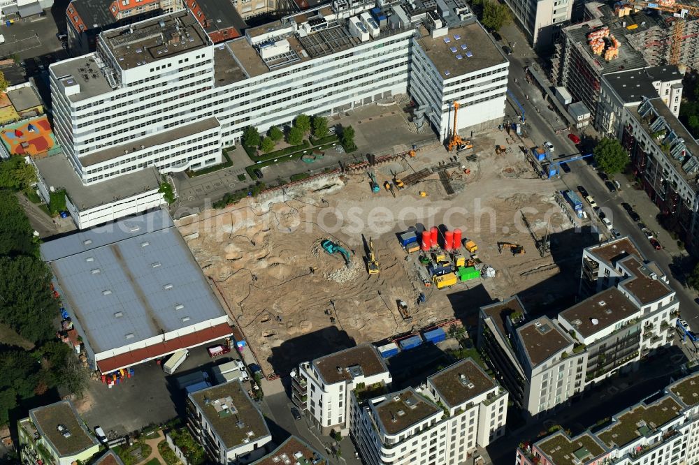 Berlin from the bird's eye view: Construction site for the new residential and commercial building 3 Hoefe on Luetzowstrasse in the district Tiergarten in Berlin, Germany