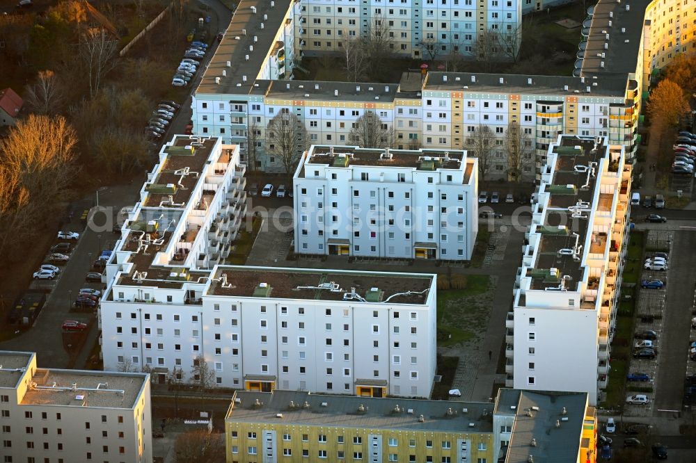 Aerial photograph Berlin - Construction site for the new residential and commercial building on the Schwarzheider Strasse corner Louis-Lewin-Strasse - Forster Strasse in the district Hellersdorf in Berlin, Germany