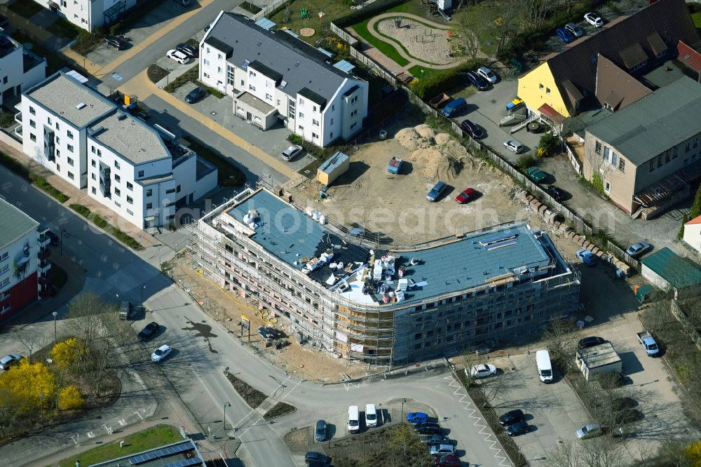 Schwedt/Oder from the bird's eye view: Construction site for the new residential and commercial building Sonnenhaus in Schwedt/Oder in the state Brandenburg, Germany