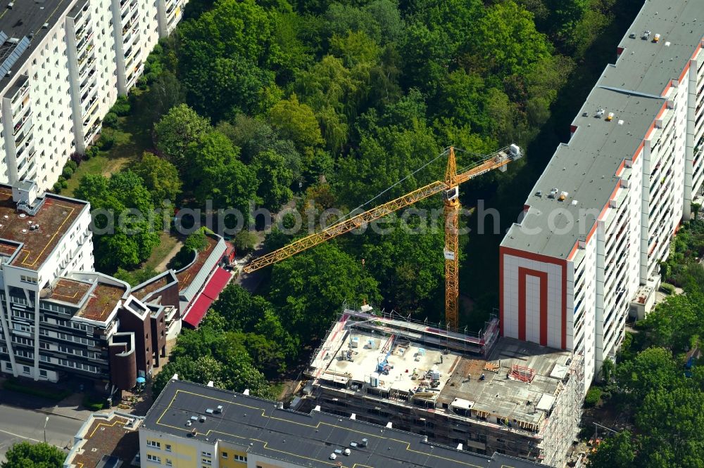 Berlin from the bird's eye view: Construction site for the new residential and commercial building Zechliner Strasse - Landsberger Allee in the district Hohenschoenhausen in Berlin, Germany