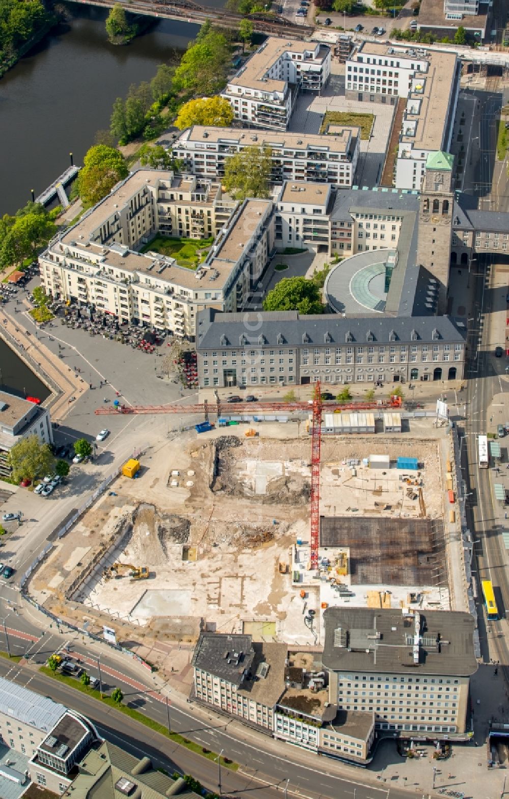 Aerial photograph Mülheim an der Ruhr - Construction site for the new building eines Wohn- and Geschaeftshausviertels on Schlossstrasse - Schollenstrasse - Friedrich-Ebert-Allee nach Entwuerfen of AIP Architekten & Ingenieure fuer Projektplanung in Muelheim on the Ruhr in the state North Rhine-Westphalia