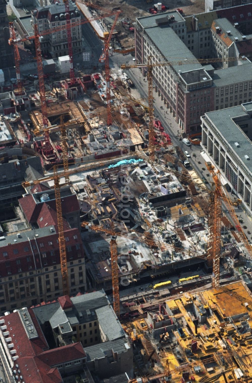 Berlin from above - Construction site for the new construction of residential and commercial buildings Friedrichstadtpassagen at Quartier 207, the Galeries Lafayette on Friedrichstrasse in Berlin - Mitte