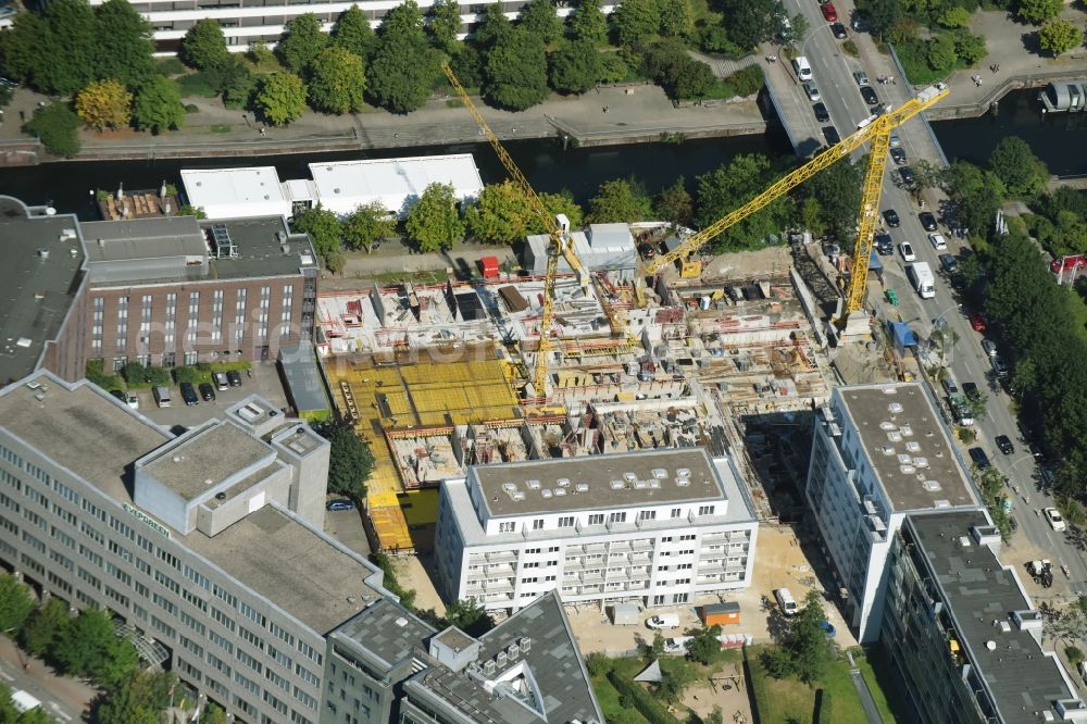 Hamburg from above - Construction site for the new building einer Wohnanlage in Hamburg