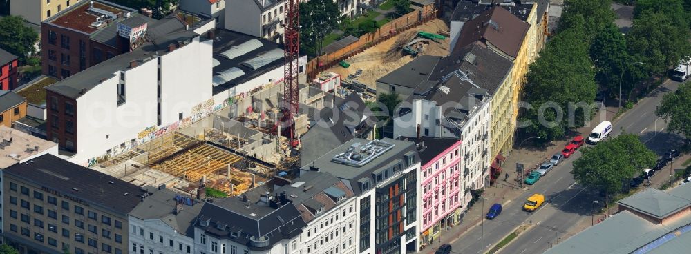 Hamburg St. Pauli from above - Construction site for the new construction of residential complex Neuer Kamp by Riedel Bau GmbH in the St. Pauli district of Hamburg