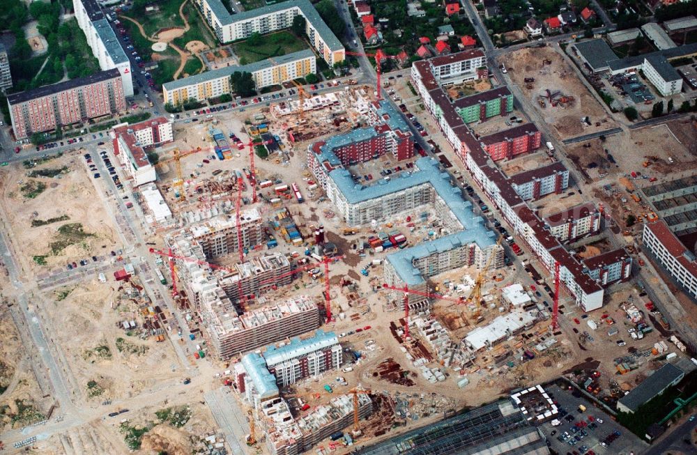 Aerial image Berlin Hohenschönhausen - Construction site for the new building of the residential area White Dove of the group Max Aicher in Berlin - Hohenschonhausen