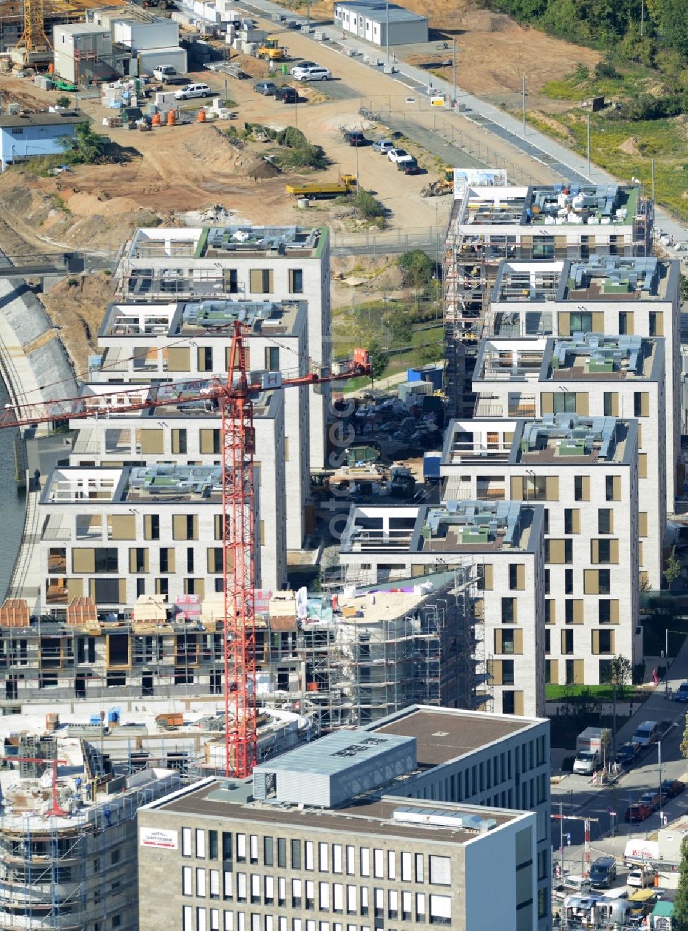 Aerial photograph Offenbach am Main - Construction of residential buildings on the harbor island of Main in Frankfurt / Main in Hesse