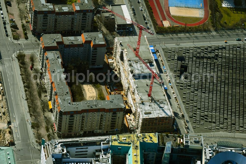 Berlin from the bird's eye view: Construction site for the multi-family residential building on Cora-Berliner-Strasse in the district Mitte in Berlin, Germany