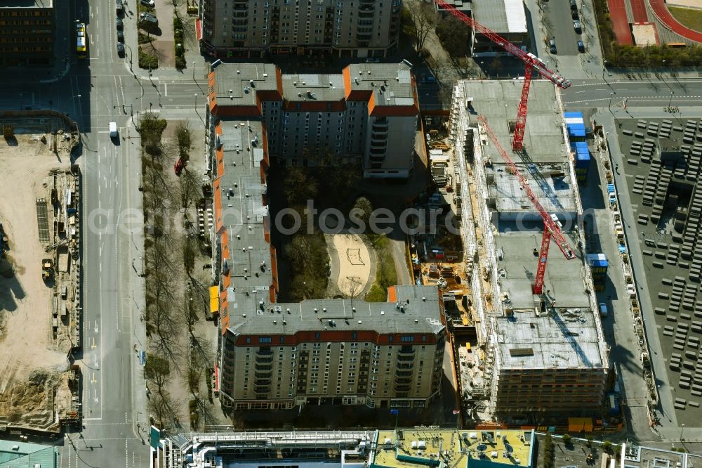 Aerial photograph Berlin - Construction site for the multi-family residential building on Cora-Berliner-Strasse in the district Mitte in Berlin, Germany