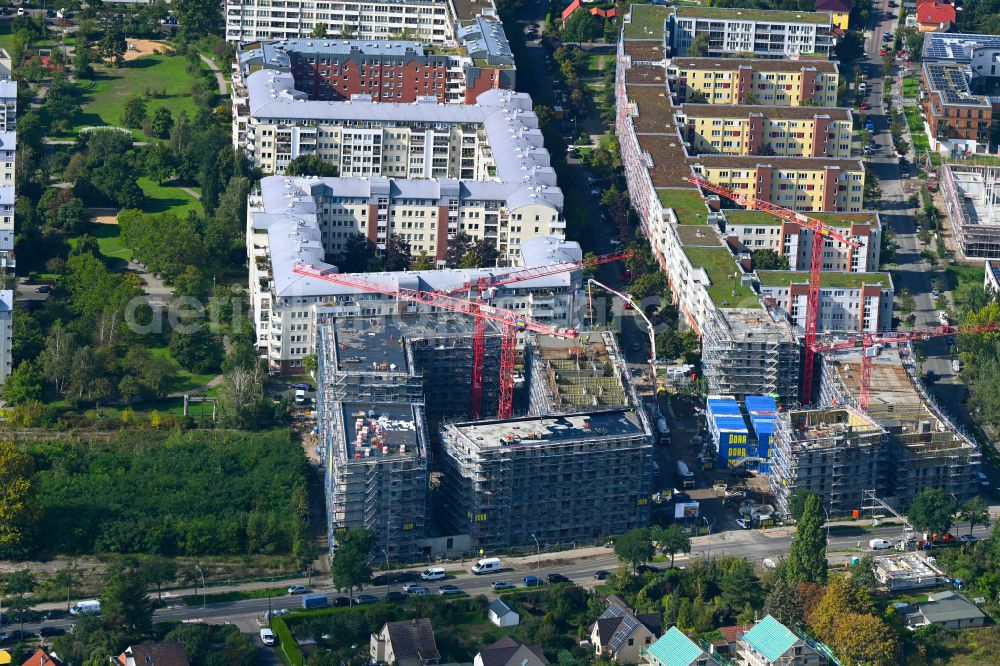 Berlin from the bird's eye view: Construction site for the multi-family residential building Ferdinand's Garden on street Plauener Strasse in the district Hohenschoenhausen in Berlin, Germany