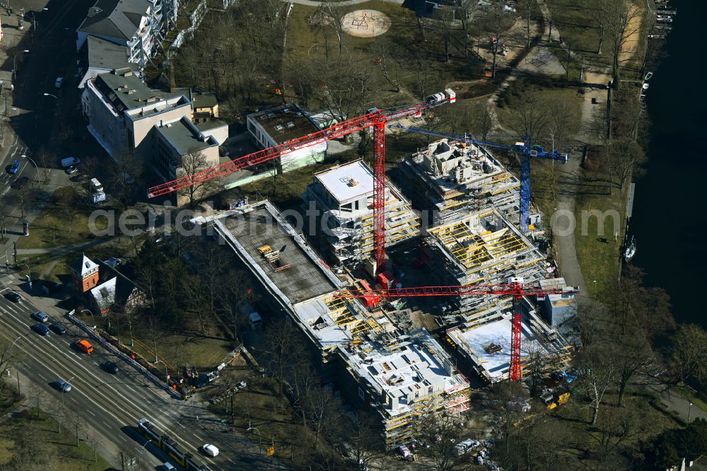 Berlin from above - Construction site for the multi-family residential building Am Generalshof - Uferweg Alte Spree in the district Koepenick in the district Koepenick in Berlin, Germany