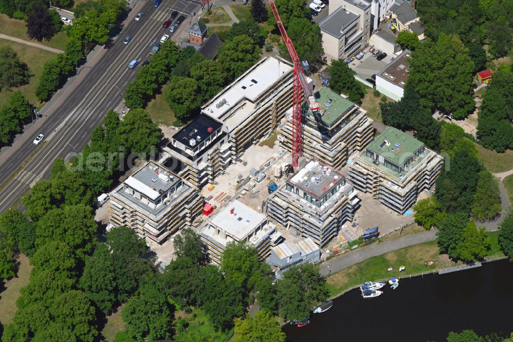 Aerial photograph Berlin - Construction site for the multi-family residential building Am Generalshof - Uferweg Alte Spree in the district Koepenick in the district Koepenick in Berlin, Germany