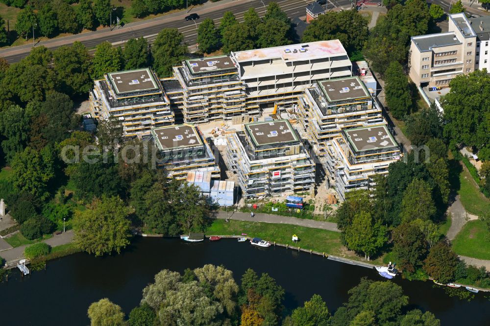 Berlin from above - Construction site for the multi-family residential building Am Generalshof - Uferweg Alte Spree in the district Koepenick in the district Koepenick in Berlin, Germany