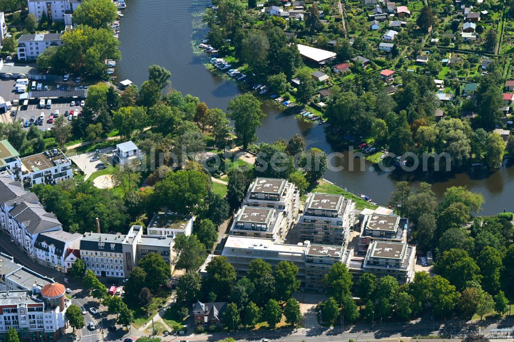 Berlin from the bird's eye view: Construction site for the multi-family residential building Am Generalshof - Uferweg Alte Spree in the district Koepenick in the district Koepenick in Berlin, Germany