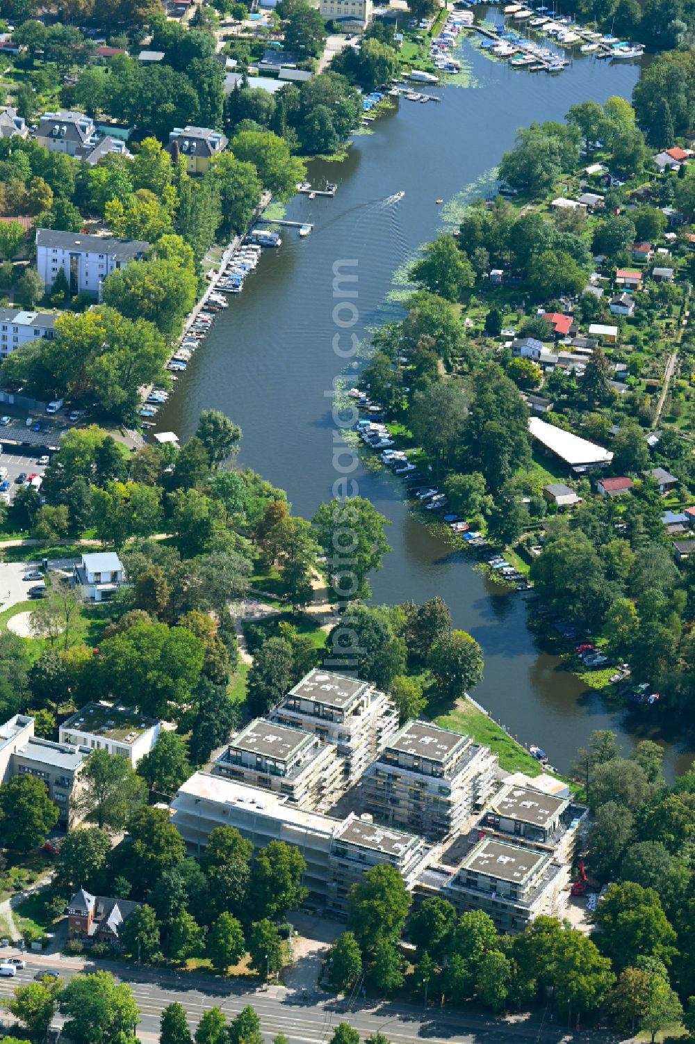 Aerial image Berlin - Construction site for the multi-family residential building Am Generalshof - Uferweg Alte Spree in the district Koepenick in the district Koepenick in Berlin, Germany