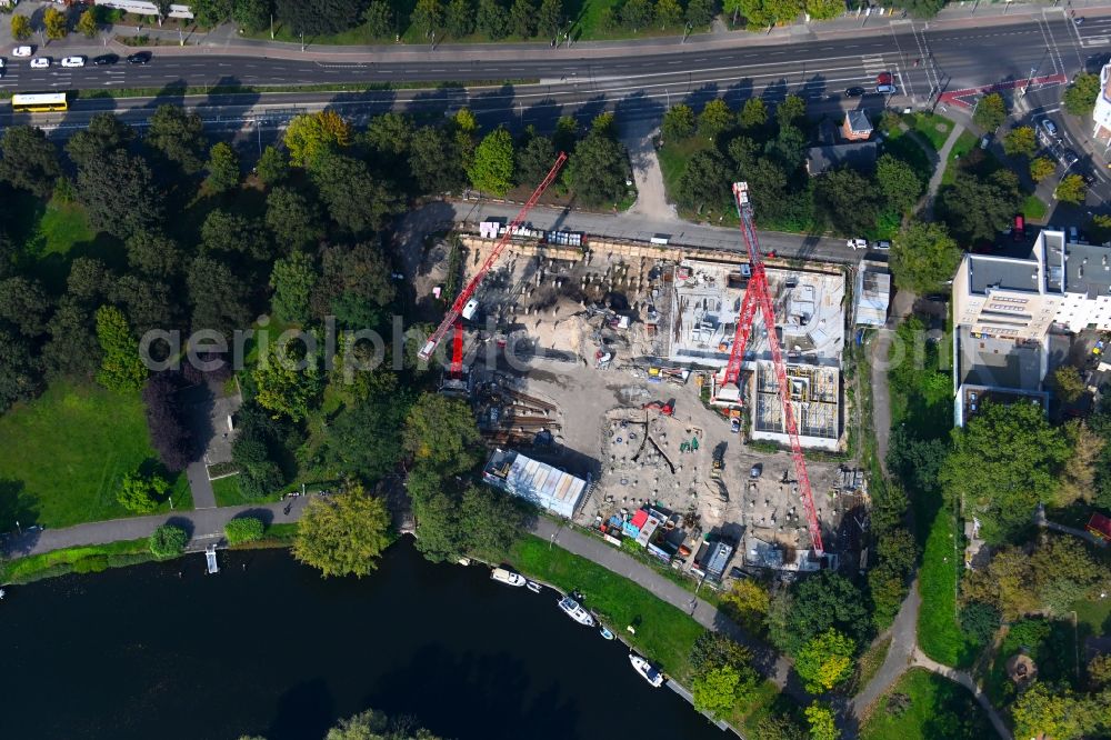 Berlin from the bird's eye view: Construction site for the multi-family residential building Am Generalshof - Uferweg Alte Spree in the district Koepenick in Berlin, Germany