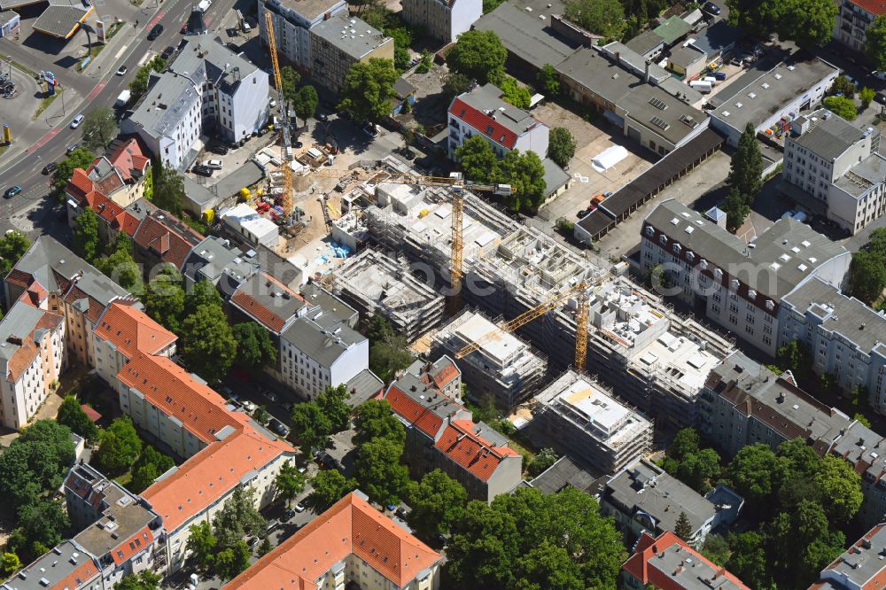 Aerial image Berlin - Construction site for the multi-family residential building on Glasower Strasse in the district Neukoelln in Berlin, Germany