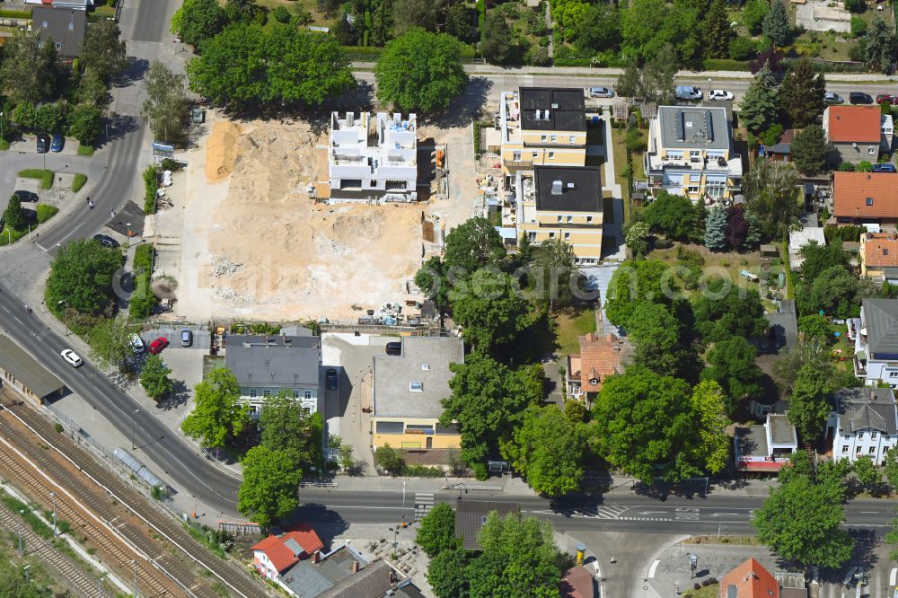 Aerial photograph Berlin - Construction site for the multi-family residential building on Gutenbergstrasse - Hertwigswalder Steig in the district Kaulsdorf in Berlin, Germany