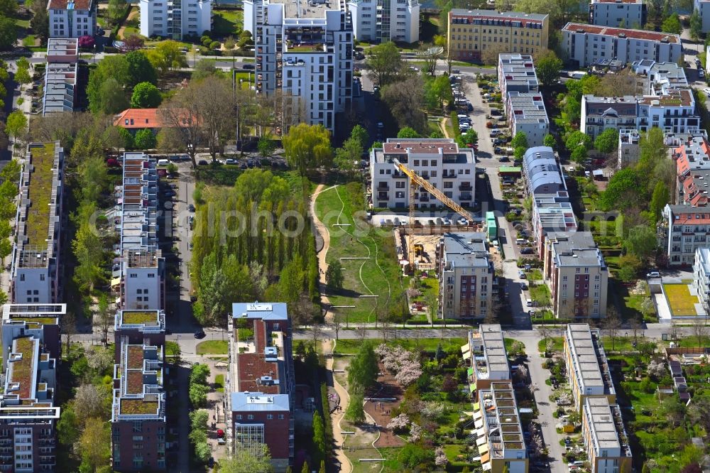 Aerial photograph Berlin - Construction site for the multi-family residential building Fischzug - Krachtstrasse - Uferweg on island Stralau in the district Friedrichshain in Berlin, Germany