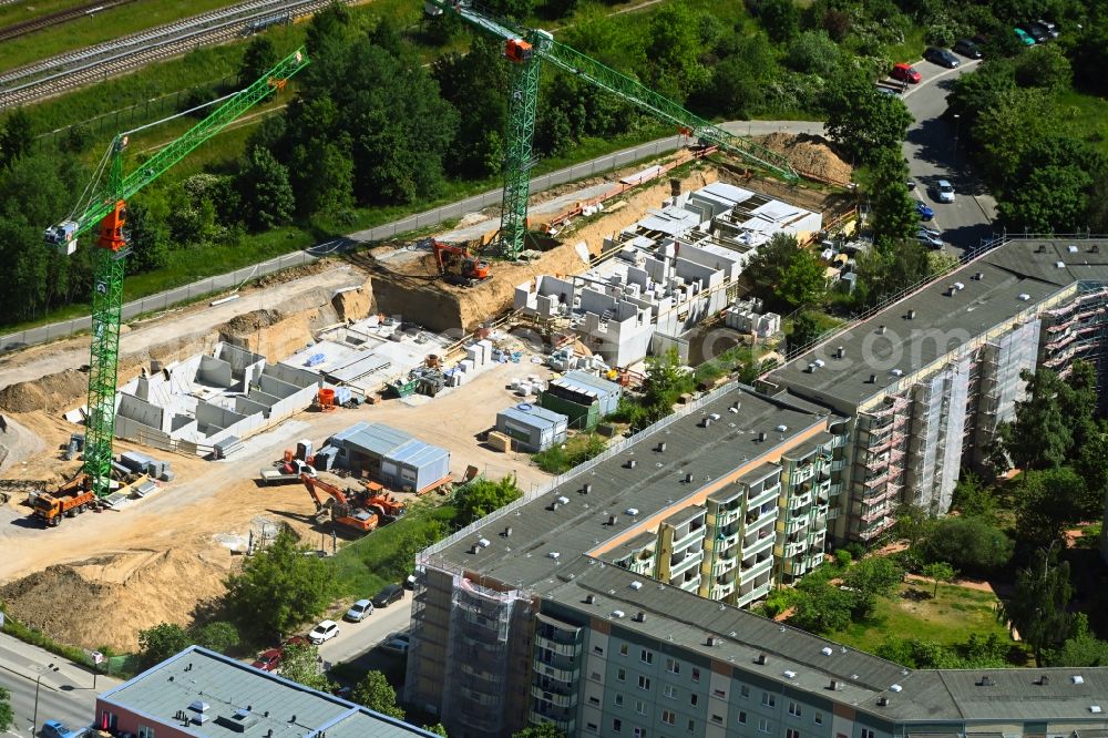 Aerial image Berlin - Construction site for the multi-family residential building Hoyerswerdaer Strasse corner Louis-Lewin-Strasse in the district Hellersdorf in Berlin, Germany