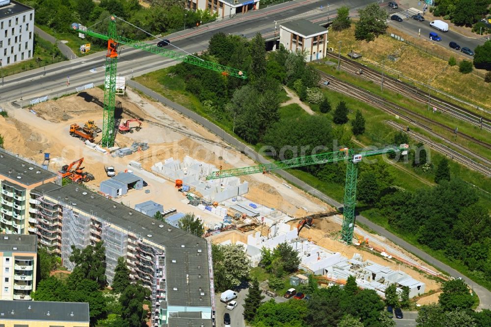 Aerial photograph Berlin - Construction site for the multi-family residential building Hoyerswerdaer Strasse corner Louis-Lewin-Strasse in the district Hellersdorf in Berlin, Germany