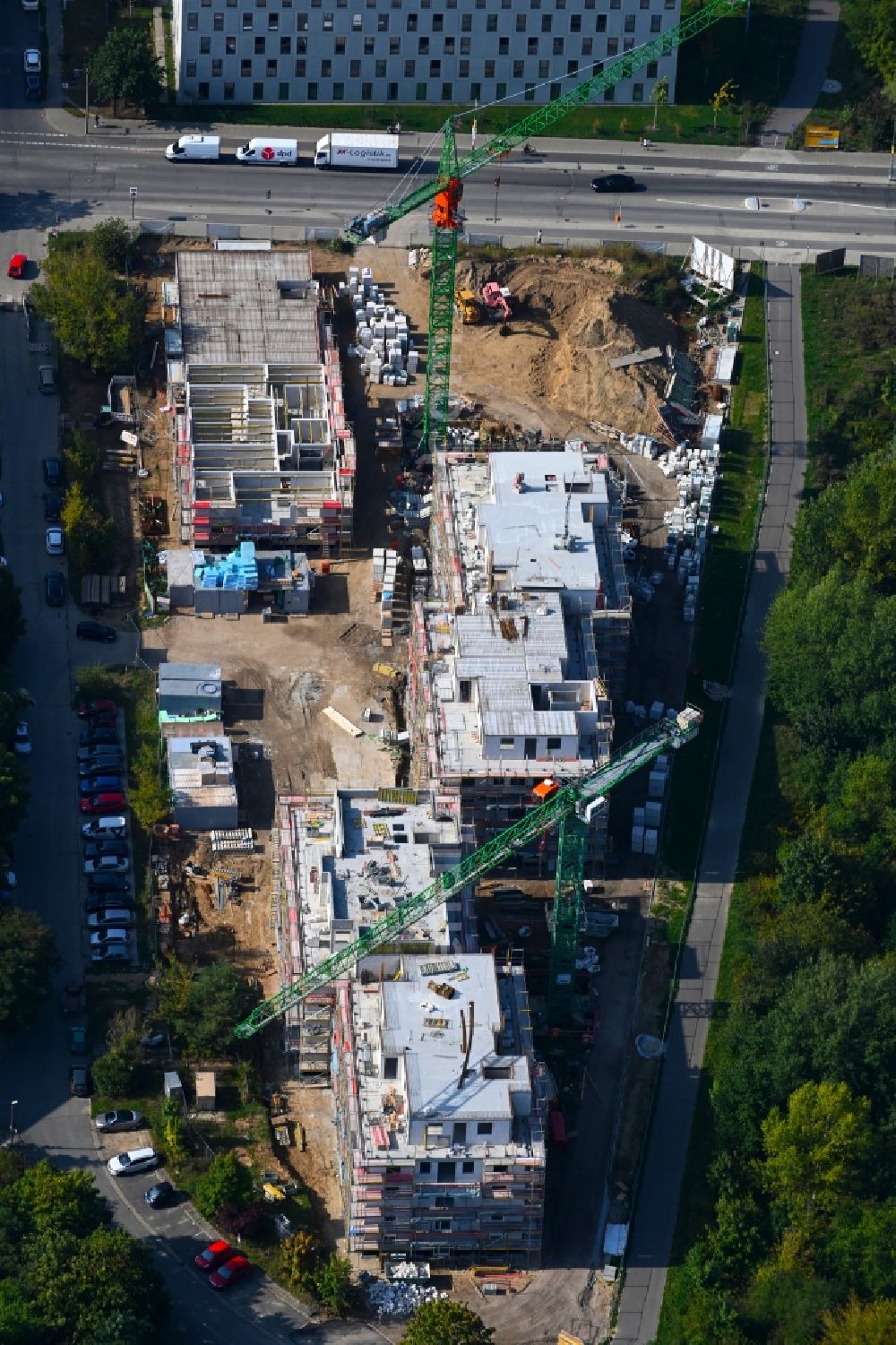 Aerial photograph Berlin - Construction site for the multi-family residential building Hoyerswerdaer Strasse corner Louis-Lewin-Strasse in the district Hellersdorf in Berlin, Germany