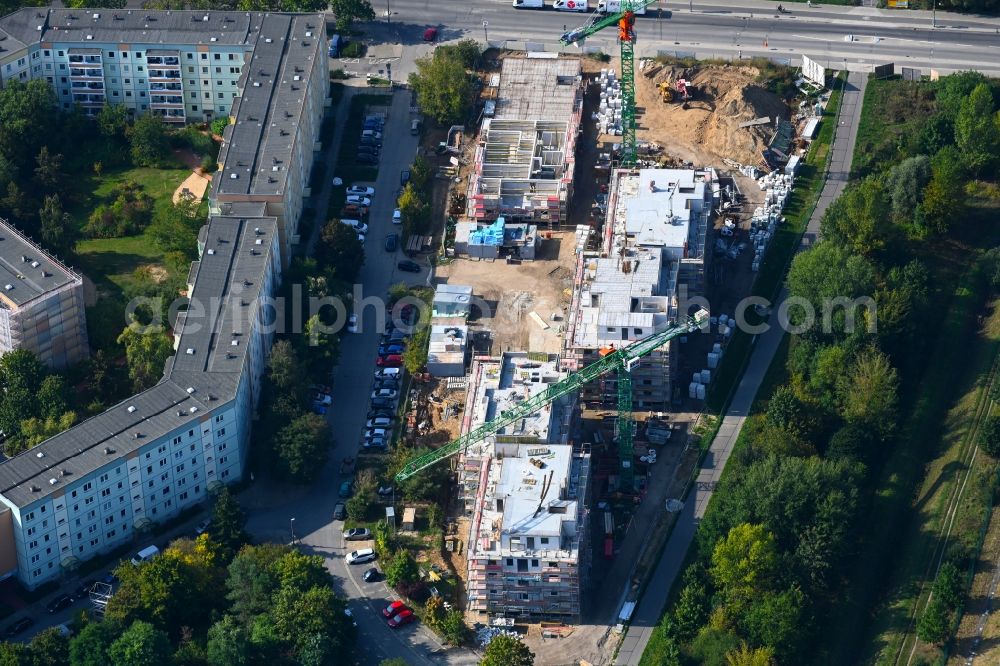 Berlin from the bird's eye view: Construction site for the multi-family residential building Hoyerswerdaer Strasse corner Louis-Lewin-Strasse in the district Hellersdorf in Berlin, Germany