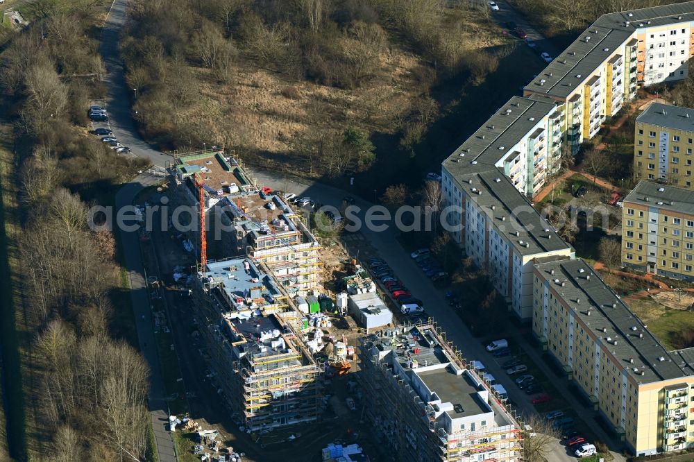 Aerial image Berlin - Construction site for the multi-family residential building Hoyerswerdaer Strasse corner Louis-Lewin-Strasse in the district Hellersdorf in Berlin, Germany