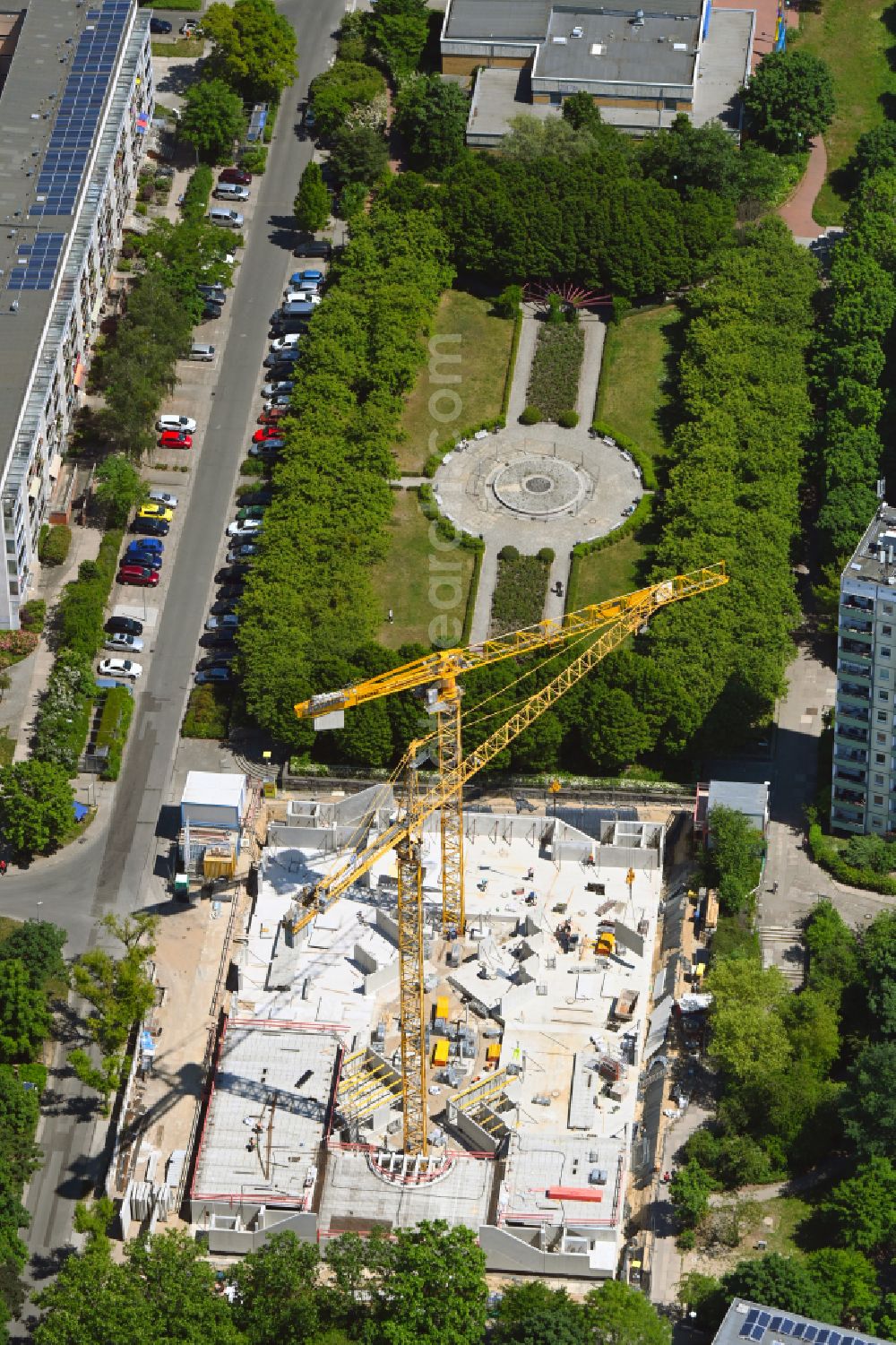 Berlin from the bird's eye view: Construction site for the multi-family residential building Lion-Feuchtwanger-Strasse in the district Hellersdorf in Berlin, Germany