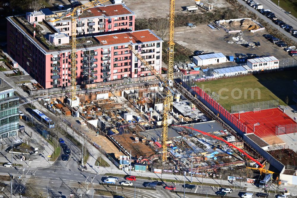 München from the bird's eye view: Construction site for the multi-family residential building on street Hanauer Strasse in the district Moosach in Munich in the state Bavaria, Germany