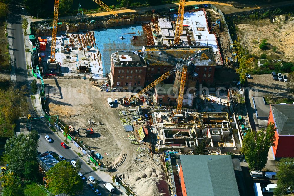 Aerial image Berlin - Construction site for the multi-family residential building on street Kleine Eiswerderstrasse in the district Haselhorst in Berlin, Germany