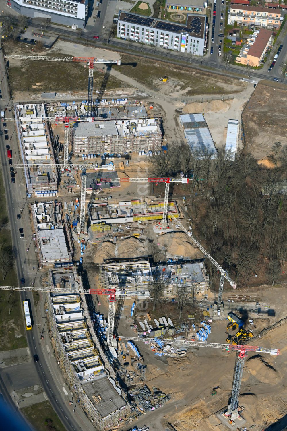 Berlin from the bird's eye view: Construction site for the multi-family residential building on street Rhenaniastrasse - Daumstrasse in the district Haselhorst in Spandau in Berlin, Germany