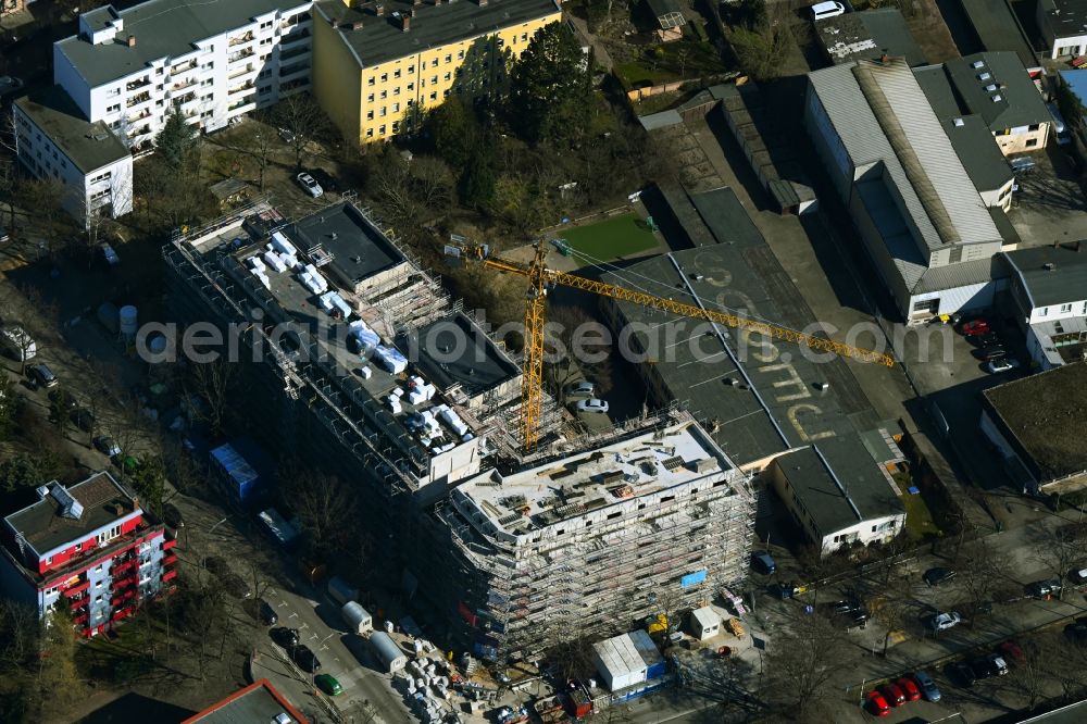 Aerial photograph Berlin - Construction site for the multi-family residential building of the project entSPANDAU on Flankenschanze in the district Spandau in Berlin, Germany