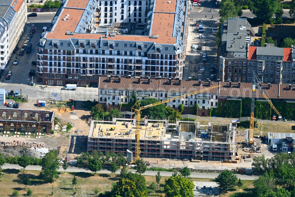 Leipzig from the bird's eye view: Construction site for the multi-family residential building on Reichpietschstrasse in the district Reudnitz in Leipzig in the state Saxony, Germany