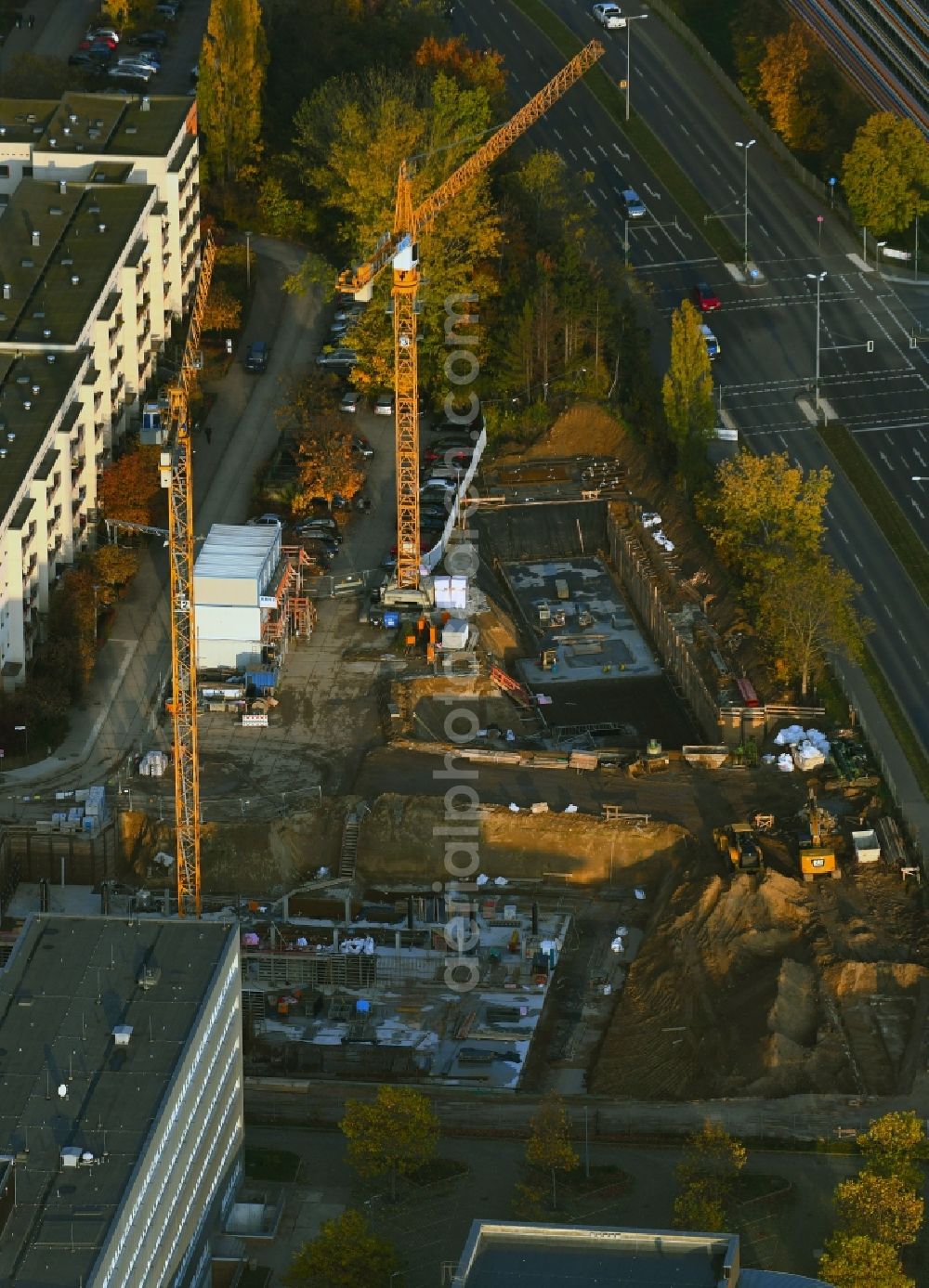 Aerial photograph Berlin - Construction site for the multi-family residential building on Schuetzenstrasse in the district Altglienicke in Berlin, Germany