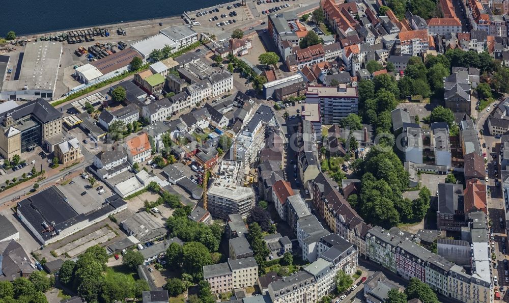 Aerial photograph Flensburg - Construction site for the multi-family residential building Skolehaven on Gartenstrasse in the district Neustadt in Flensburg in the state Schleswig-Holstein, Germany