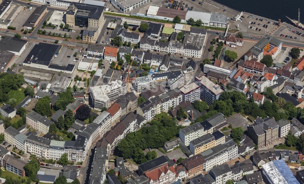 Aerial photograph Flensburg - Construction site for the multi-family residential building Skolehaven on Gartenstrasse in the district Neustadt in Flensburg in the state Schleswig-Holstein, Germany