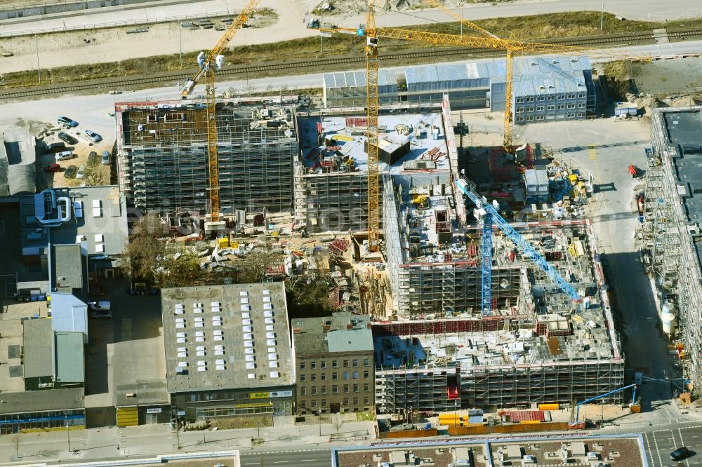 Berlin from above - Construction site for the multi-family residential building QH-Spring on Heidestrasse corner Lydia-Rabinowitsch-Strasse in the district Moabit in Berlin, Germany