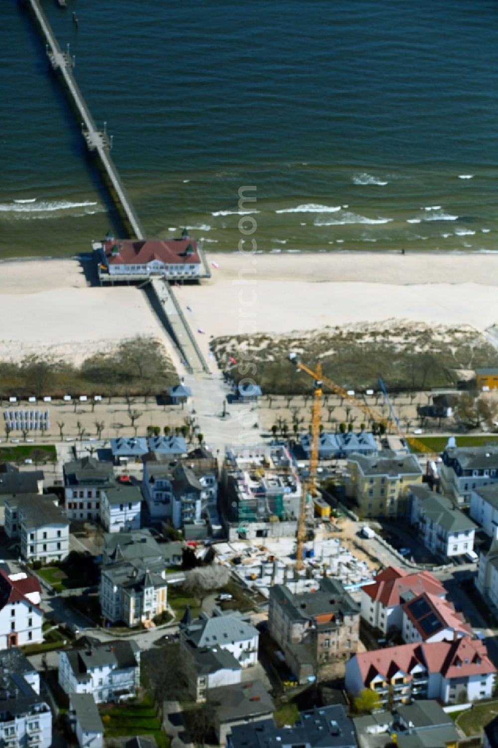 Seebad Ahlbeck from the bird's eye view: Construction site for the multi-family residential building Strandterrasse in Seebad Ahlbeck on the island of Usedom in the state Mecklenburg - Western Pomerania, Germany