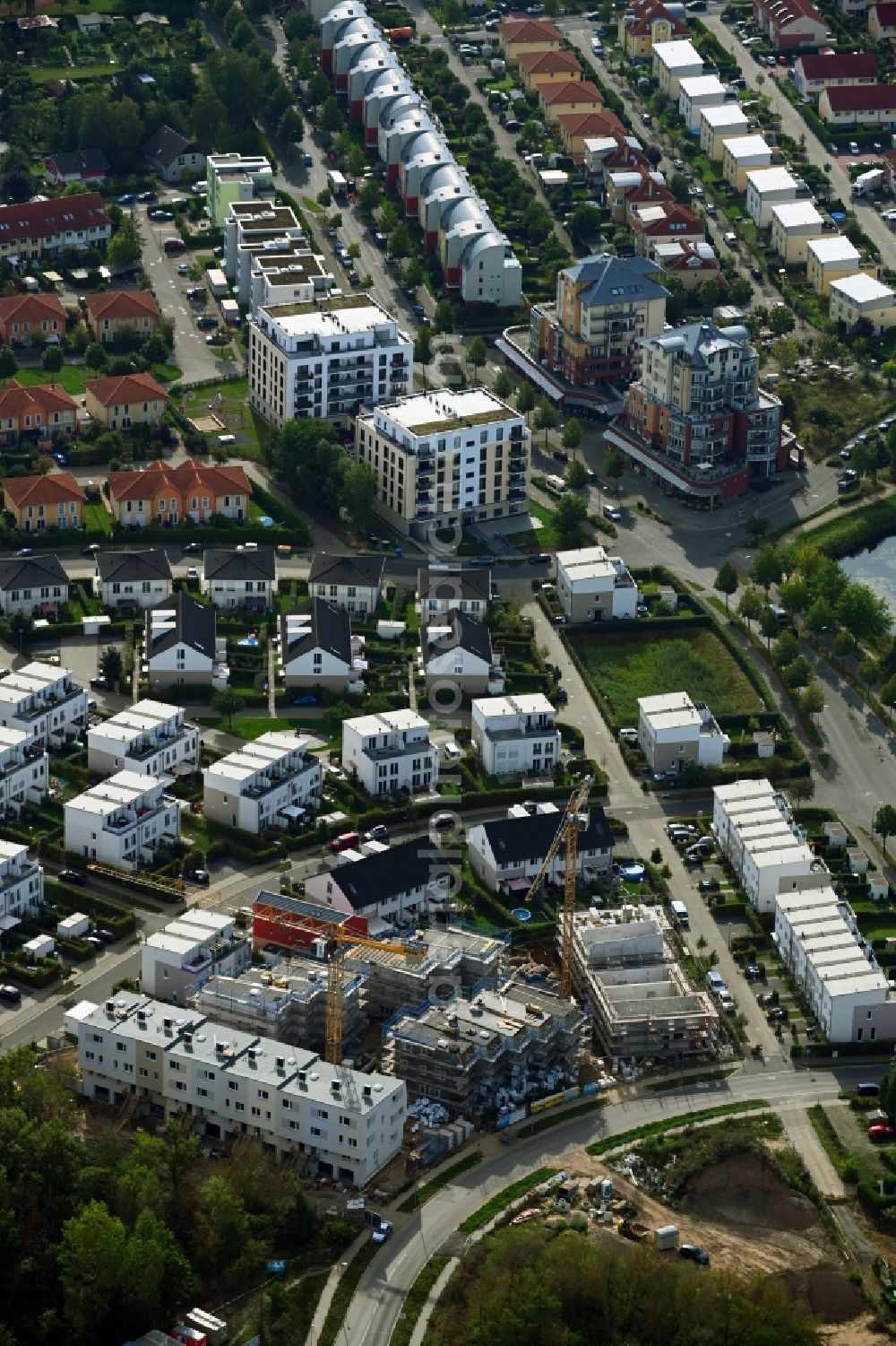 Teltow from the bird's eye view: Construction site for the multi-family residential building Whitehorse-Strasse corner Kingston Strasse in Teltow in the state Brandenburg, Germany