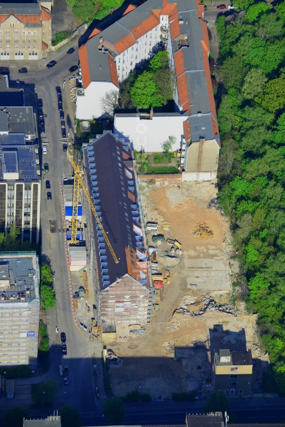 Berlin from the bird's eye view: Construction of the new building project Wohnneubau- Carrée Alte Post in Dottistrasse - Ruschestrasse in Berlin Lichtenberg in Germany