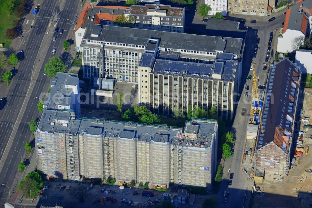 Aerial photograph Berlin - Construction of the new building project Wohnneubau- Carrée Alte Post in Dottistrasse - Ruschestrasse in Berlin Lichtenberg in Germany