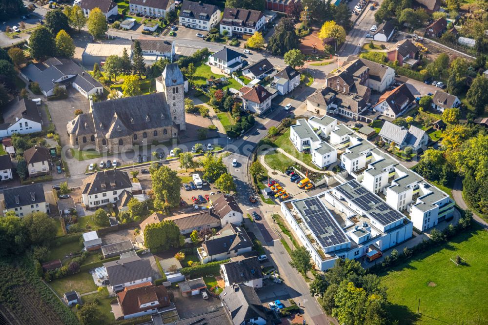 Aerial photograph Menden (Sauerland) - Construction site for the multi-family residential building Wohnpark Holzener Heide on Heidestrasse in Menden (Sauerland) in the state North Rhine-Westphalia, Germany