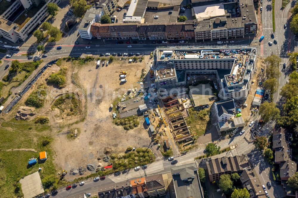 Aerial image Duisburg - Construction site for new construction residential district Mercator Quartier Duisburg between Post street and Gutenberg street in Duisburg in North Rhine-Westphalia