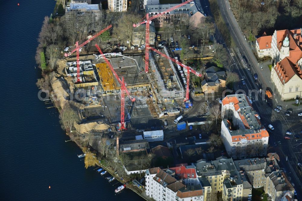 Aerial image Berlin Köpenick - Construction site for new residential construction of RESIDENTIAL QUARTER UFERKRONE at the riverside at Linden Street in Berlin Koepenick