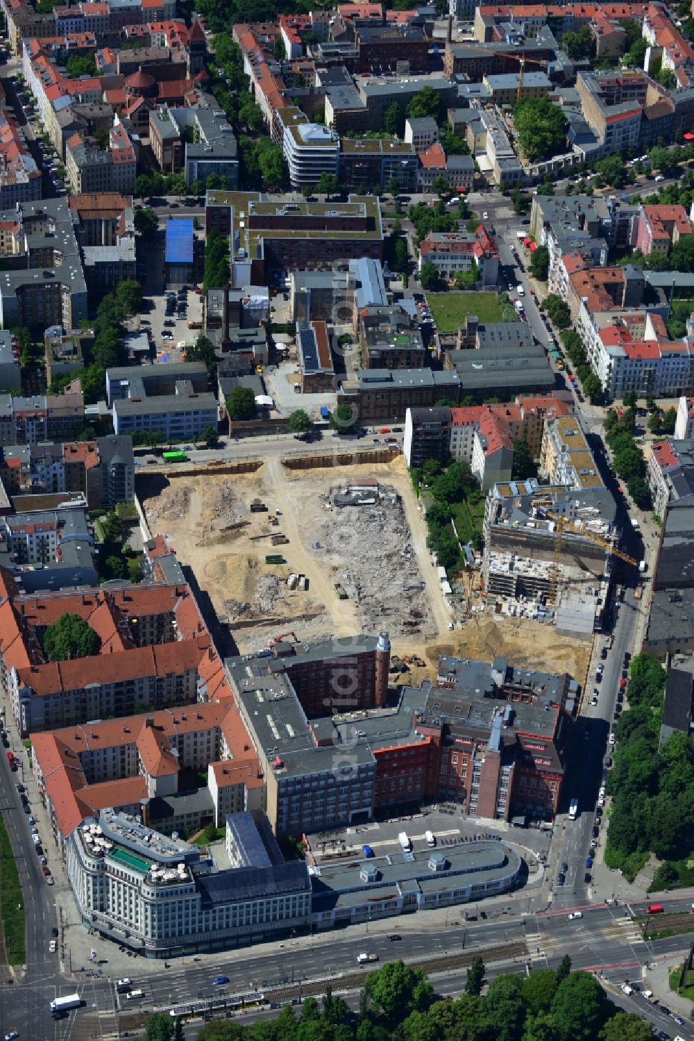 Aerial image Berlin Prenzlauer Berg - Construction site for the new building of the residential district La Vie in Berlin Prenzlauer Berg