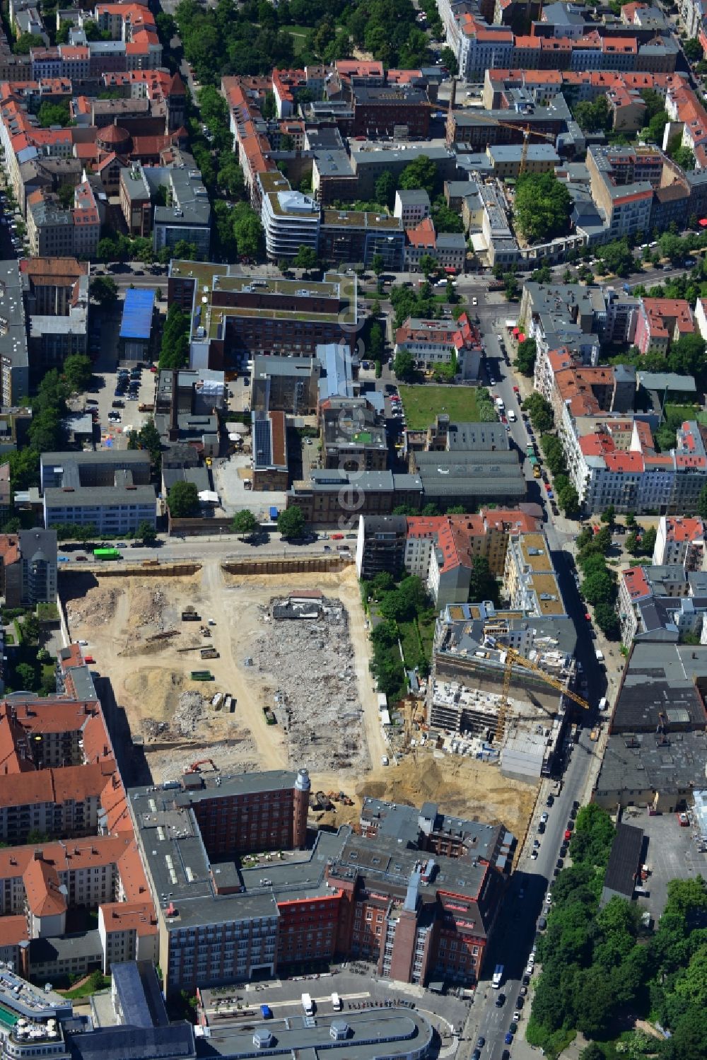 Aerial photograph Berlin Prenzlauer Berg - Construction site for the new building of the residential district La Vie in Berlin Prenzlauer Berg